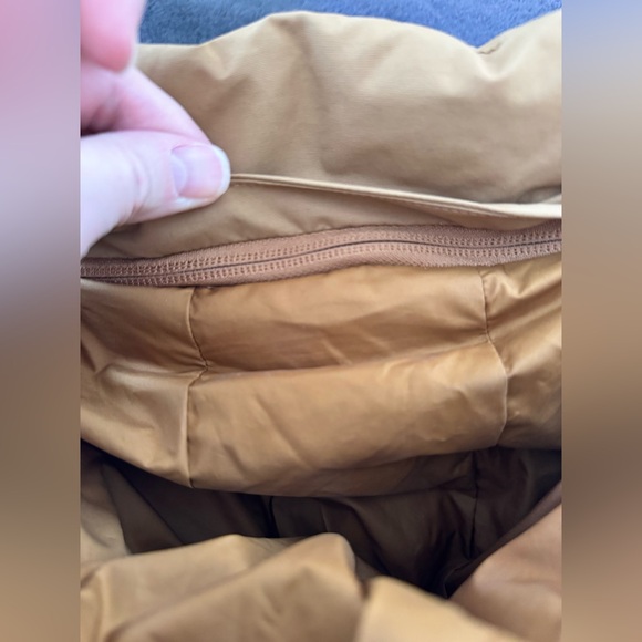 Gently Used Patagonia Women's Downdrift Parka | Medium - Picture 6 of 6